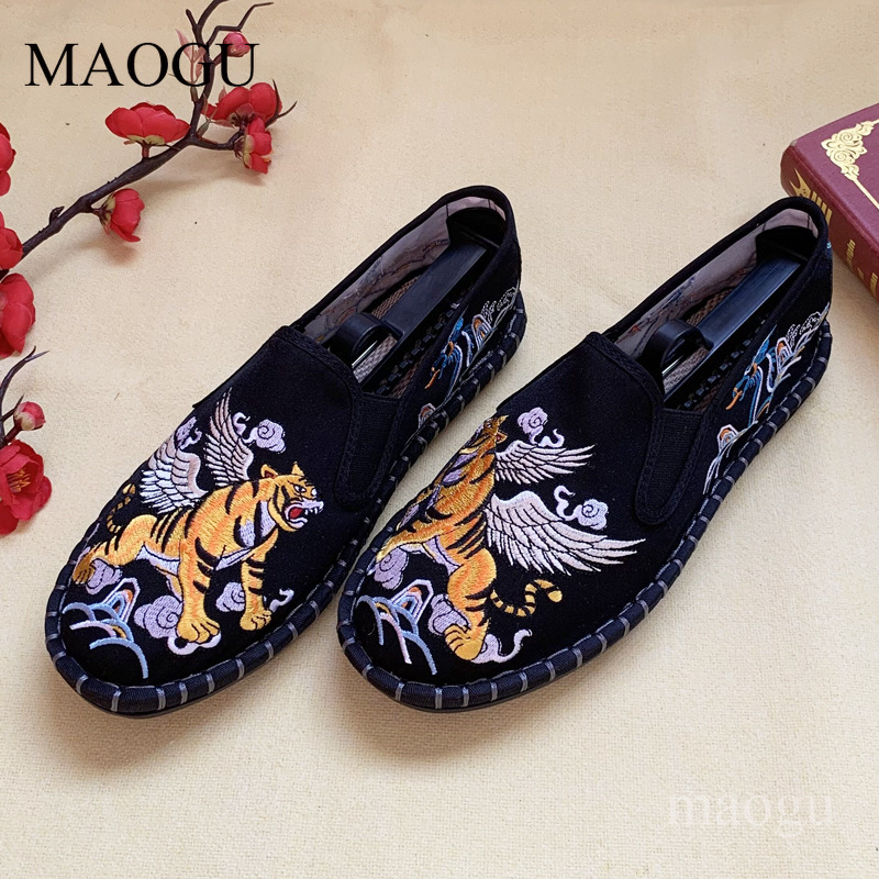 Unisex Chinese Style Embroider - Men'S Fashion Loafers ulasan dan harga
